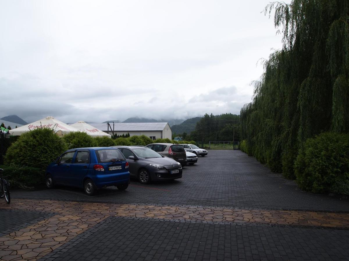 Tulipan Hotel Aquapark Vyshkove Eksteriør billede