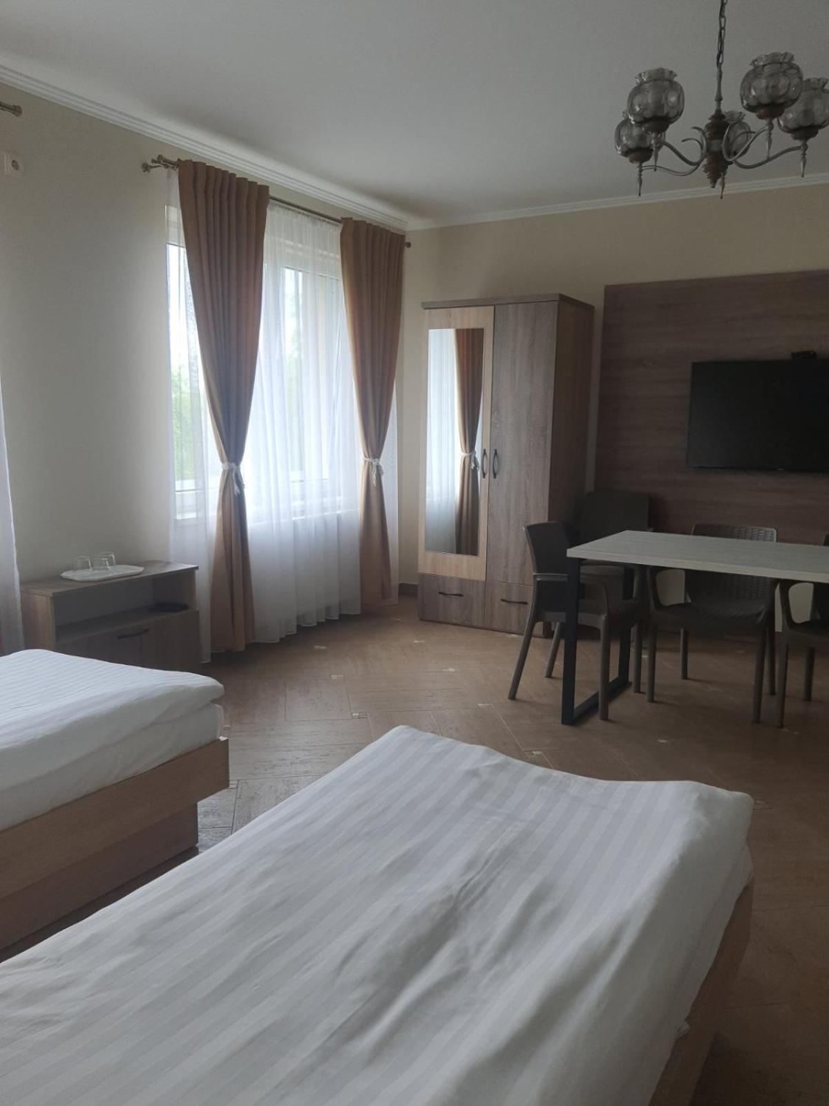 Tulipan Hotel Aquapark Vyshkove Eksteriør billede