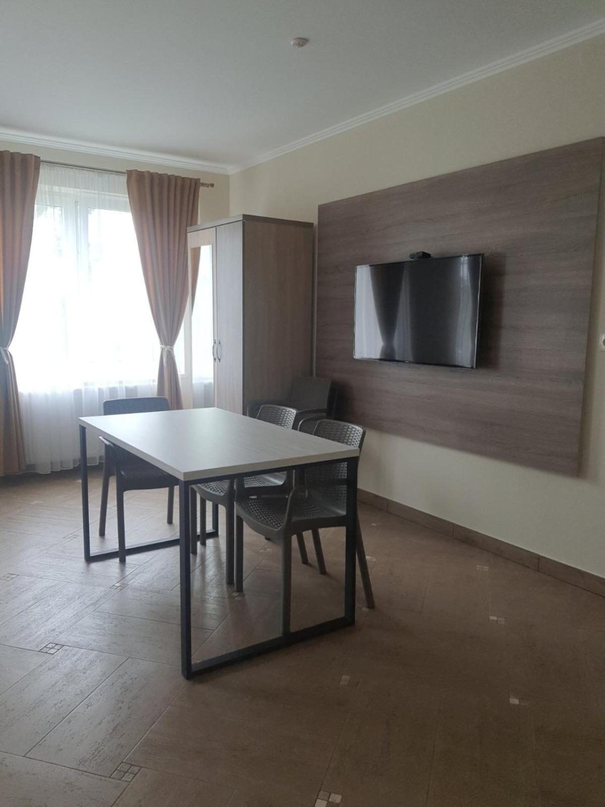 Tulipan Hotel Aquapark Vyshkove Eksteriør billede