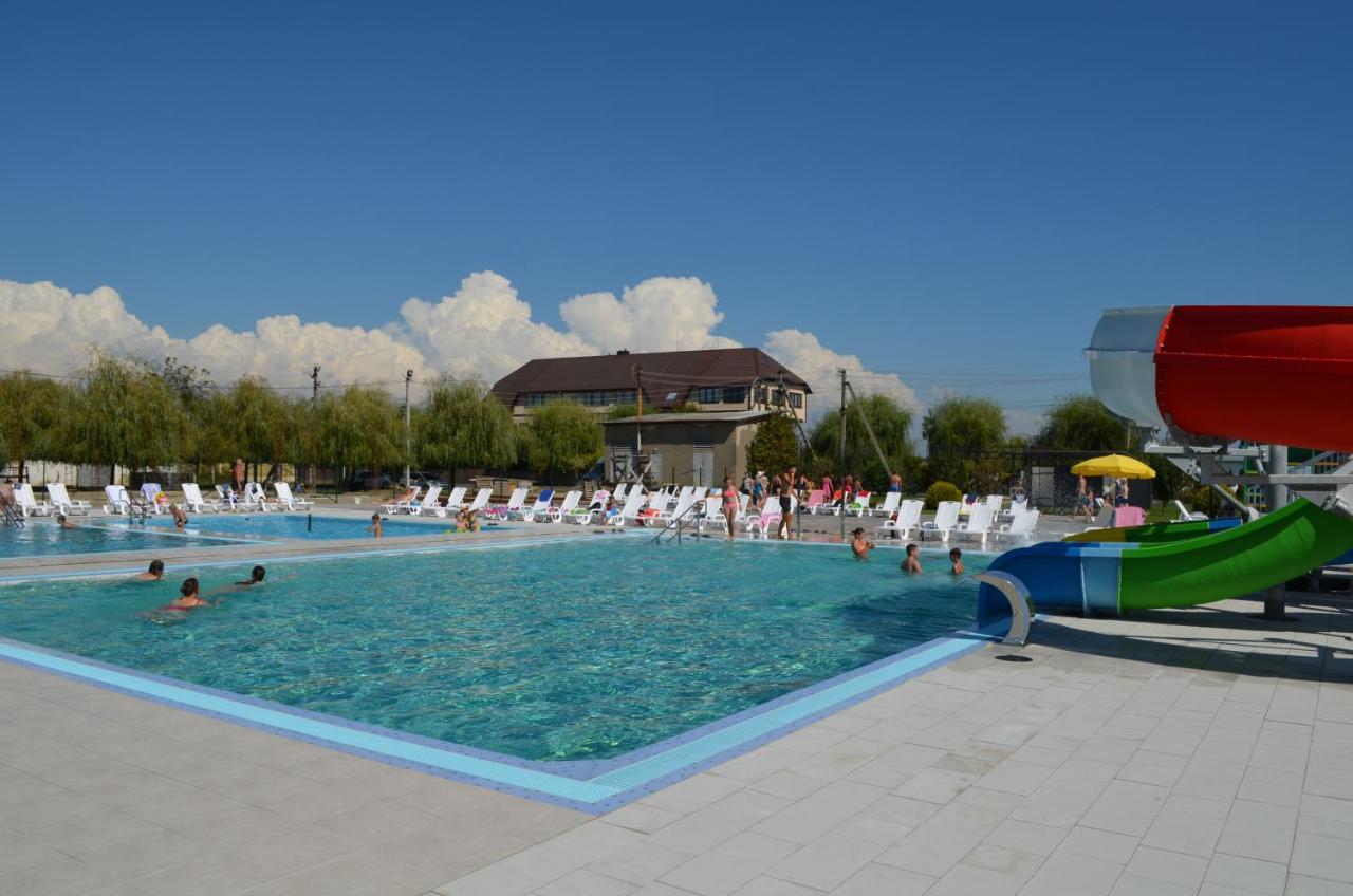 Tulipan Hotel Aquapark Vyshkove Eksteriør billede